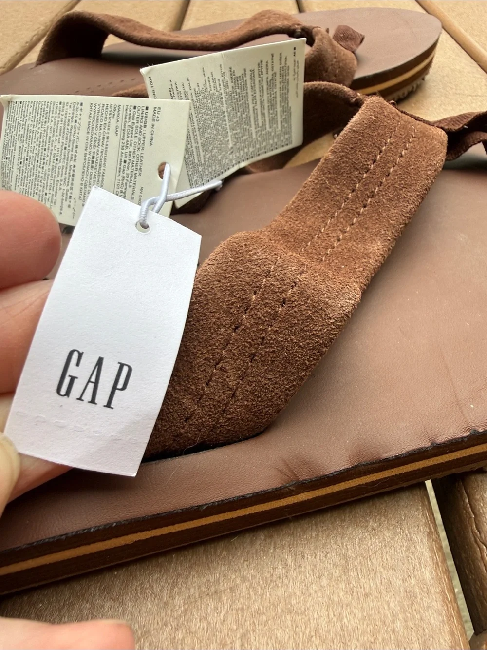 GAP Men's Brown Flip Flop Sandals NEW